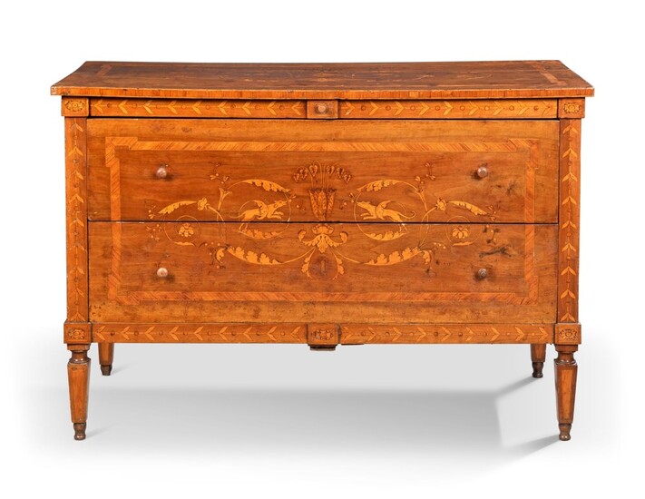 A NORTH ITALIAN WALNUT, TULIPWOOD AND FRUITWOOD MARQUETRY COMMODE, LATE 18TH/EARLY 19TH CENTURY