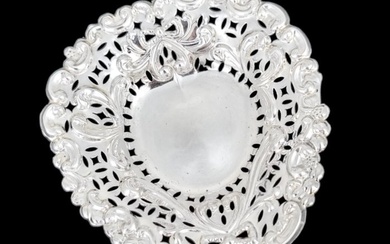 A & J Zimmerman (Arthur & John Zimmerman) (1903) Sterling silver heart-shaped trinket dish embossed with scrolls and bows - Bonbon basket (1) - .925 silver, Silver