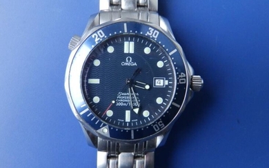 A boxed gent's stainless steel Omega Seamaster Professional Automatic...