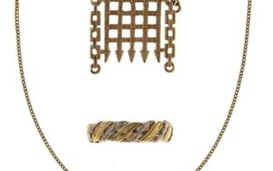 A group of jewellery, comprising: a 9ct gold City of London portcullis and crown brooch, 7.0g; an early 20th century gold hinged locket pendant to a fine curb-link neckchain; and a two colour band ring (3)