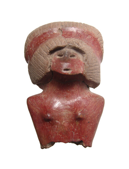 A large Valdivian ceramic female bust