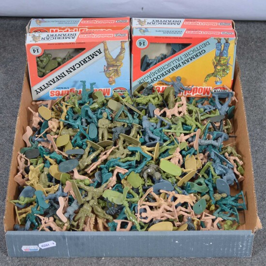 A large tray of loose and box plastic Airfix and other toy soldiers.