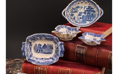 A pair of 19th century Staffordshire Willow pattern blue and...