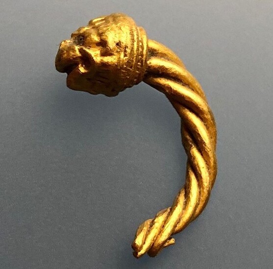 Ancient Greek, Hellenistic Gold Luxury Zoomorphic Earring with a Head of Lion in a Fascinating Style!