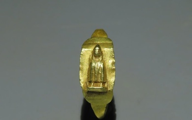 Ancient Roman Gold Ring with Telesphoros. 1st - 3rd century AD. Width 2 cm. 2.57 gr.
