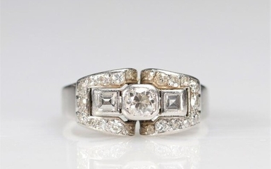 Art Deco platinum ring diamonds 28p (8.8gr)