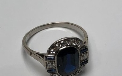 Art Deco platinum ring set with a central...