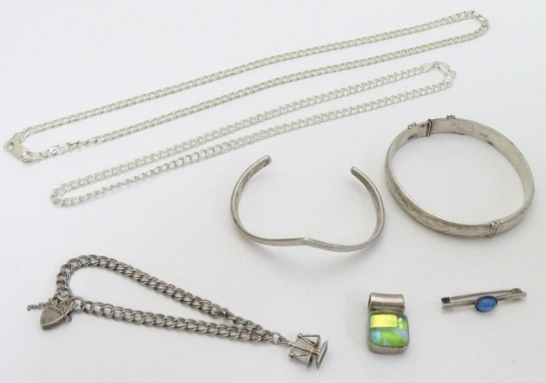 Assorted jewellery to include silver bracelets