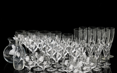 BERTIL VALLIEN. glassware, 53 dlr, “Chateau”, Kosta Boda.