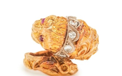 BICOLOR GOLD, DIAMOND AND RUBY LION'S HEAD RING