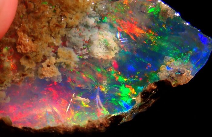 Beautiful A + Crystal Opal 197ct - 52.02×34.43×22.85 mm - 39.4 g