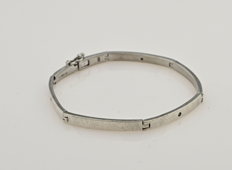 Bracelet en argent, 925/000, composé de barres rectangulaires et d'un fermoir de sécurité. Le bracelet...