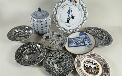 CHINE - JAPON - INDONESIE- etc... Ensemble de neuf pièces en porcelaine et faïence polychrome...