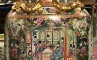 CHINESE ROSE MEDALLION PORCELAIN PALACE VASE