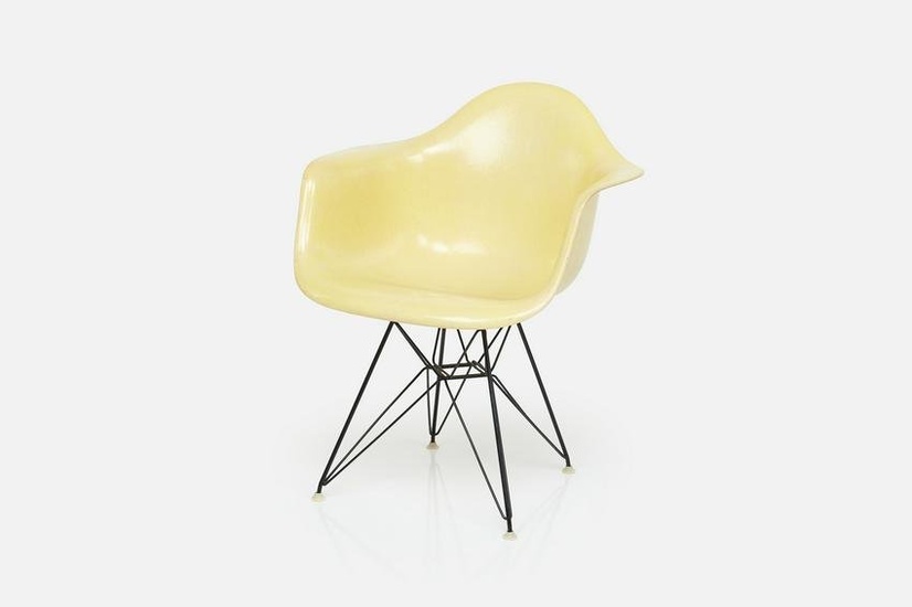 Charles + Ray Eames, Armshell Chair