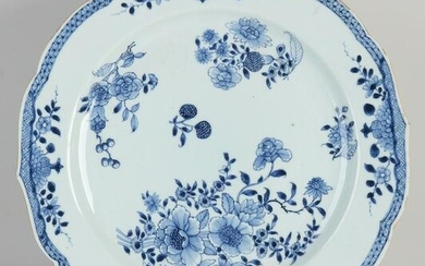 Chinese Cheng Lung dish Ã˜ 35 cm.