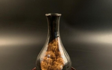 Chinese Jizhou Yao Leaf Vase