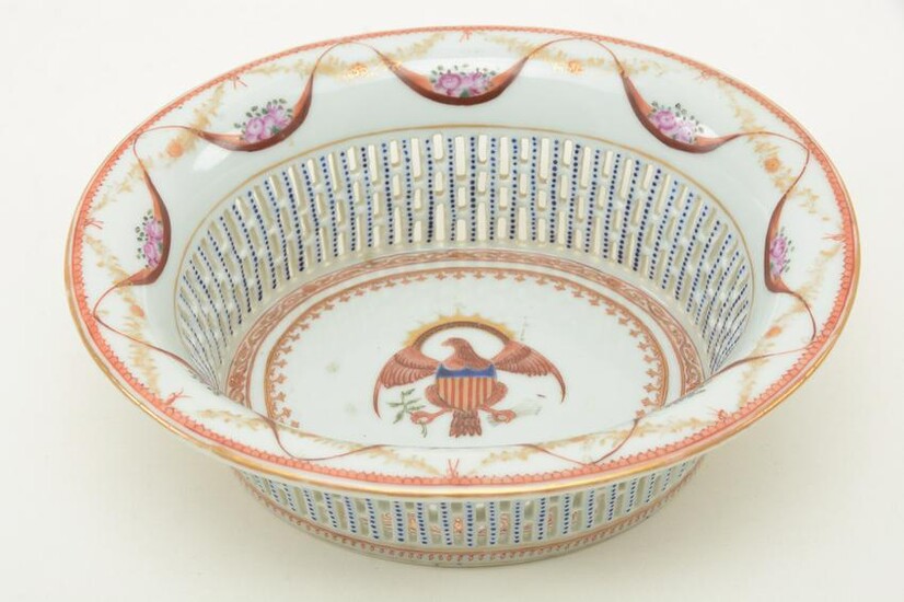 Chinese export porcelain reticulated basket with