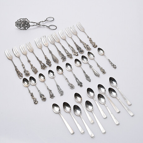 Collection of silver cutlery Samling silverbestick