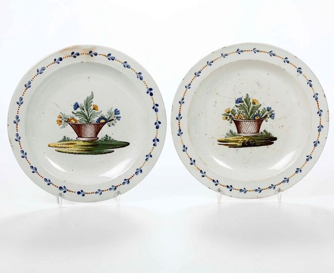 Coppia di piatti con cesti fioriti Germania, Magdeburg, Manifattura Guischard (1756 - 1839), 1790 circa