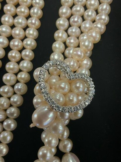 Culture Blush Pearl necklace with Diamond Heart