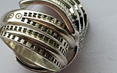 David Andersen: “Saga”. Two rings of sterling silver. Stamped David Andersen Norway. Adjustable in size. (2)