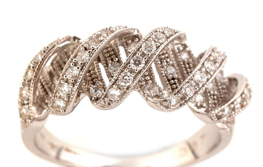 Diamond set helix pattern ring