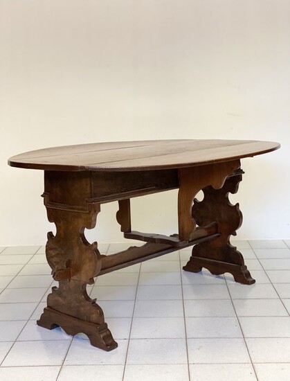 Dining table - Walnut - Early 20th century