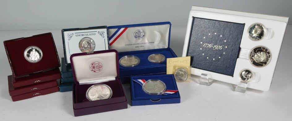 Fourteen Uncirculated American Commemorative Silver Half Dollar and Dollar Coins and Quarter C01N