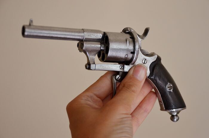 France - 1844 - Véritable révolver LEFAUCHEUX 7mm - n° de série, calotte en acier (rare) premier modèle de - Revolver