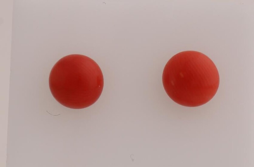 Gold ear studs, 585/000, with red coral. Yellow gold