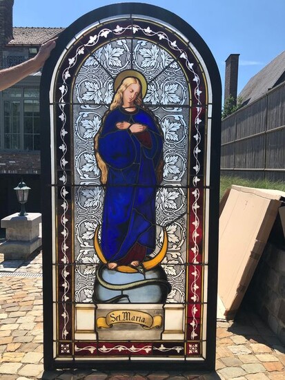 Gothic style Church stained glass window depicting Mary, 220 cm. high - Glass (stained glass) - 19th century