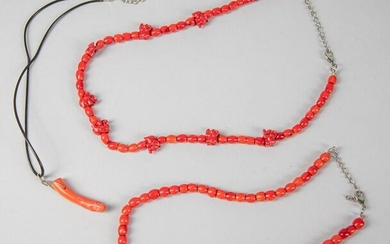 Group Old Coral Like Necklace