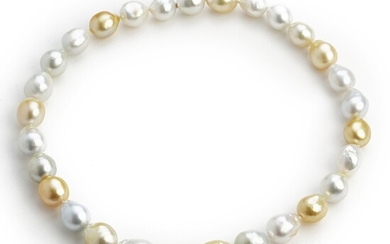 Hartmann's: A South Sea pearl necklace with cultured white and golden baroque South Sea pearls with pearl clasp of 18k gold. Pearl diam. app. 12,0–14.0 mm.