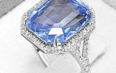 IGI No Heat 14.93 Carat Ceylon Sapphire And 0.80 Ct Diamonds - 18 kt. White gold - Ring