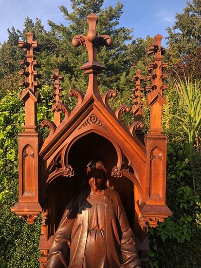 Impressive neo-gothic Chapel with the Immaculate Conception - H 250 cm - Gothic Style - Oak - Late 19th century