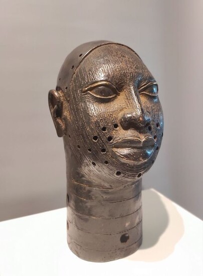 Kingdom of Benin - head - Bronze
