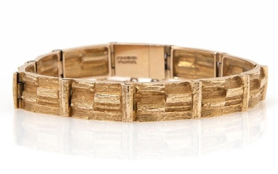 SOLD. Lapponia: A bracelet of 14k gold. Weight app. 26 g. W. app. 9 mm. L. app. 18 cm. Finland 1987. – Bruun Rasmussen Auctioneers of Fine Art