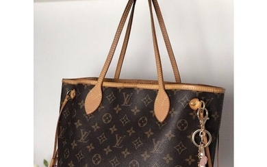 Louis Vuitton - Neverfull pm Handbag