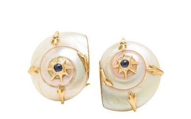 MAZ, YELLOW GOLD, SHELL AND SAPPHIRE EARRINGS