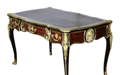 Magnificent writing desk in wood and gilded bronze, Louis XV...