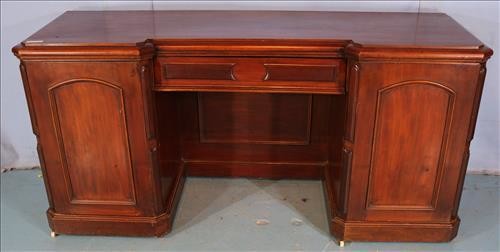 Mahogany English sideboard with storage ends