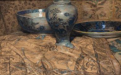 Maurits van der Valk (1857-1935), Stilleven met blauw-en-wit porselein op een kleed