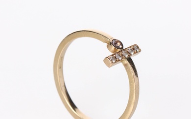 Nanna Schou. Ring of 18 kt. gold with brilliants, approx. 0.05 ct