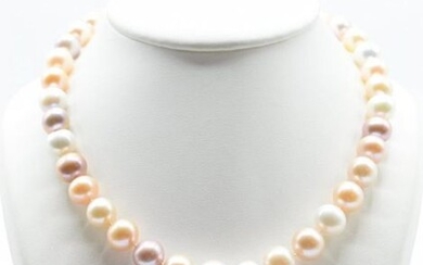 Necklace of multicoloured freshwater pearls (11-13 mm) with 18 ct yellow gold clasp (45.5 cm)