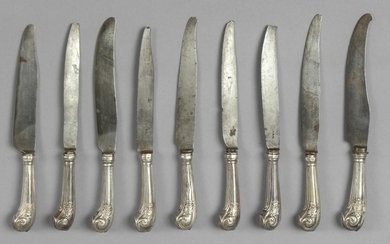 Nove coltelli in argento con stemma nobiliare