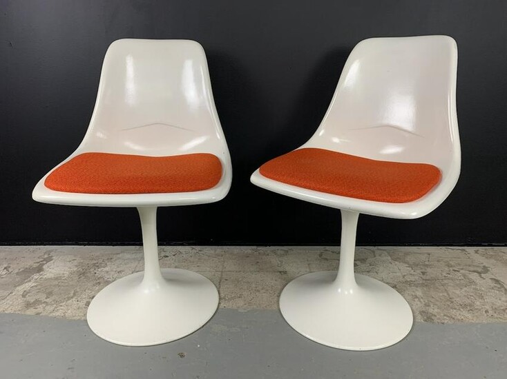 Pair Of Mcm Saarinen Style Fiberglass Tulip Chairs