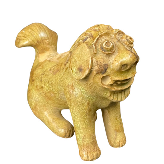 褐玉瓷开片雕狮子 CERAMIC CRACKLED GLAZED FIGURINE LION