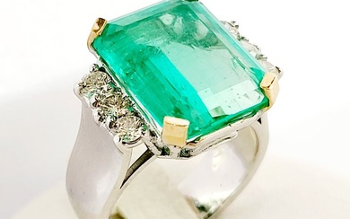Ring Emerald - Colombia - Diamond