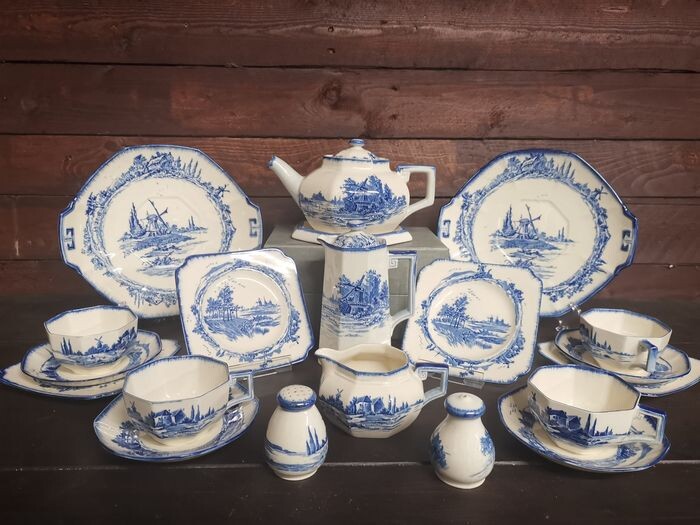 Royal Doulton - Tea service (24) - Art Deco - Porcelain